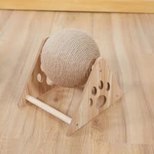 מתקן גירוד לחתולים בצורת כדור